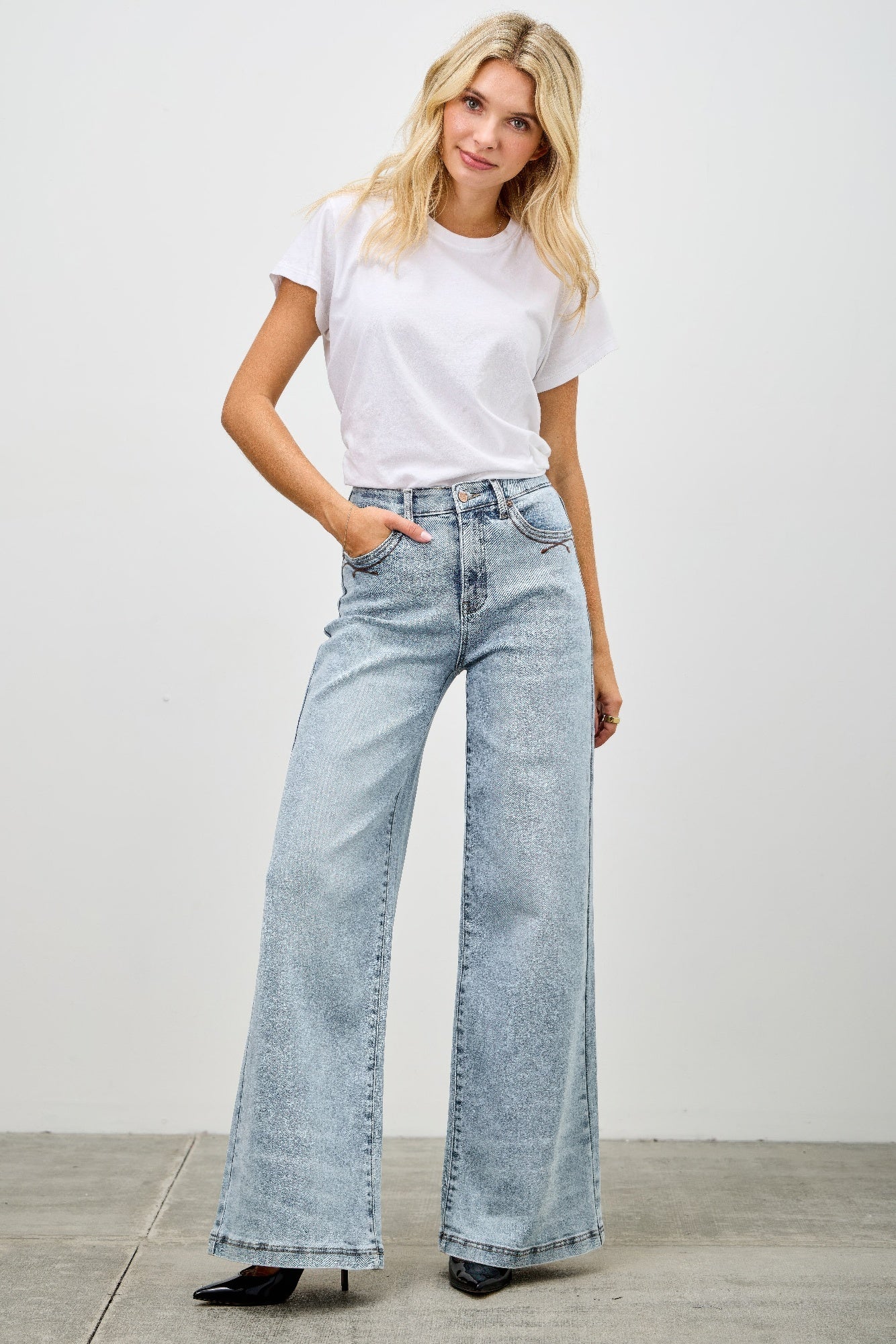 Women's High Rise Wide Leg Jeans