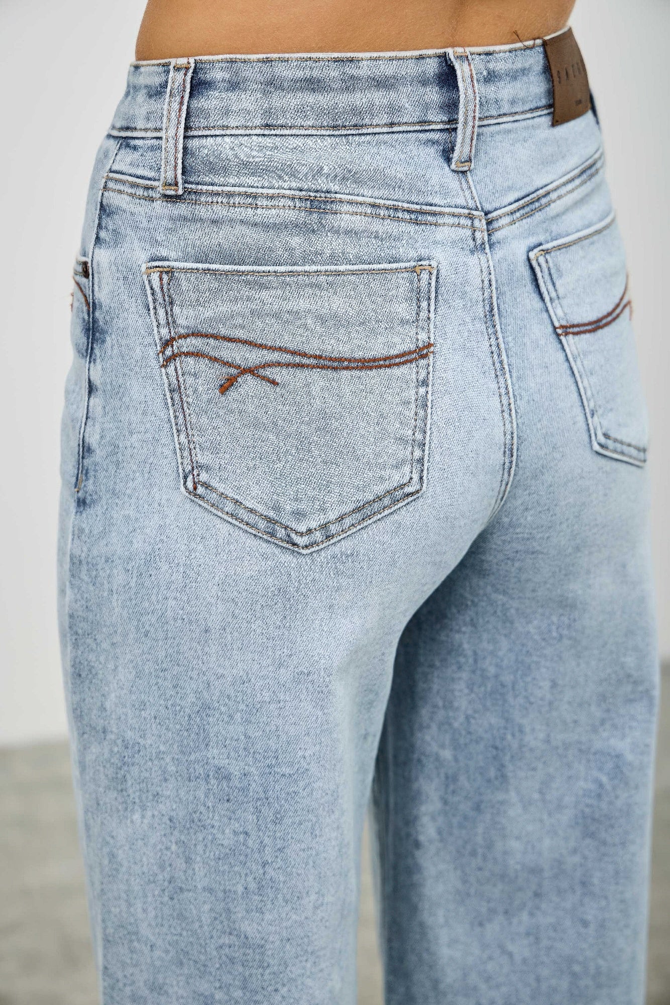 Women's High Rise Wide Leg Jeans
