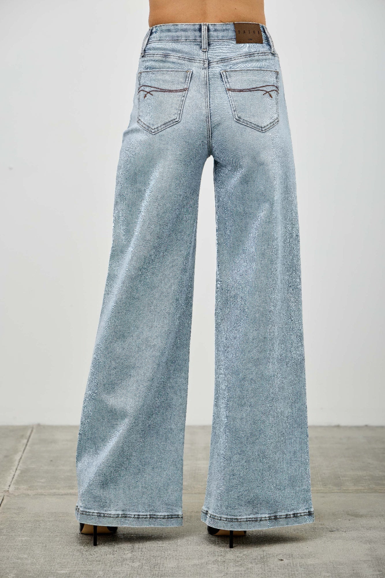 Women's High Rise Wide Leg Jeans