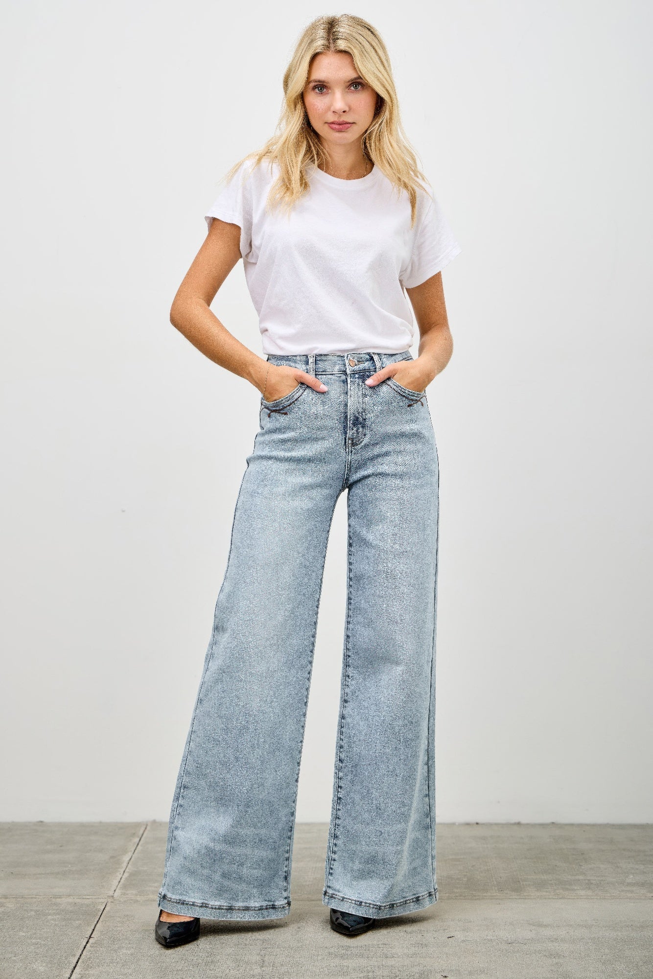 Women's High Rise Wide Leg Jeans