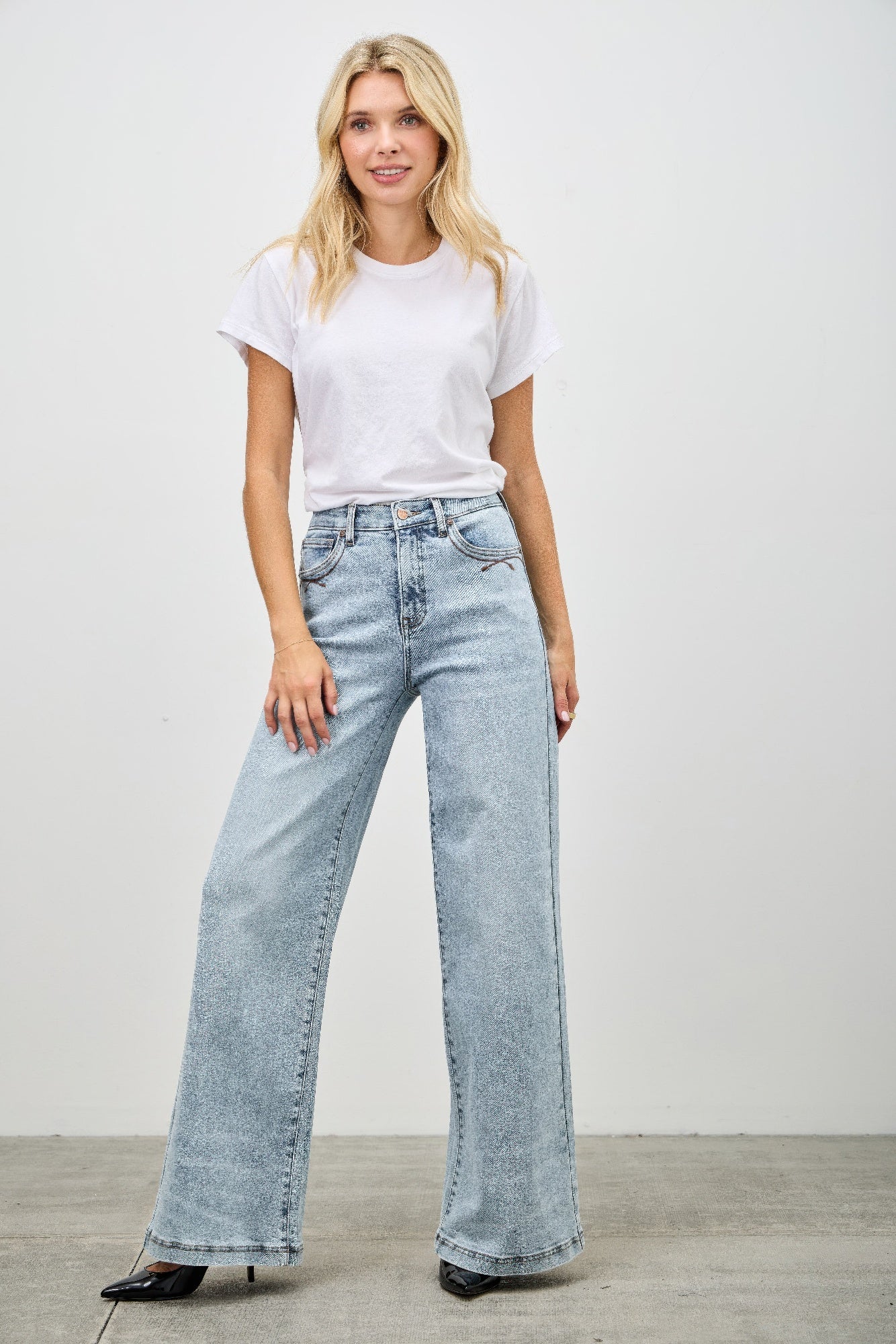 Women's High Rise Wide Leg Jeans