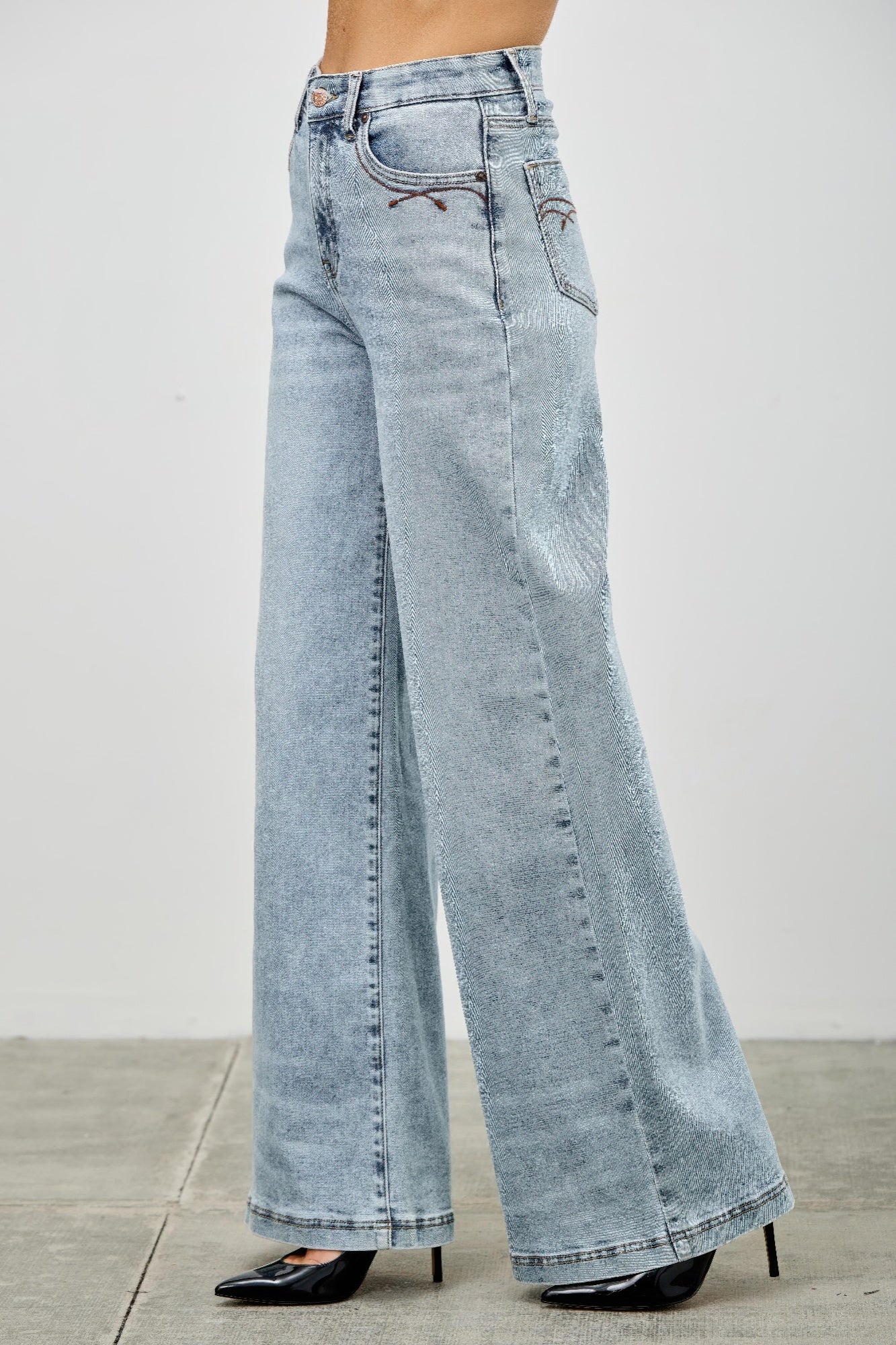 Women's High Rise Wide Leg Jeans