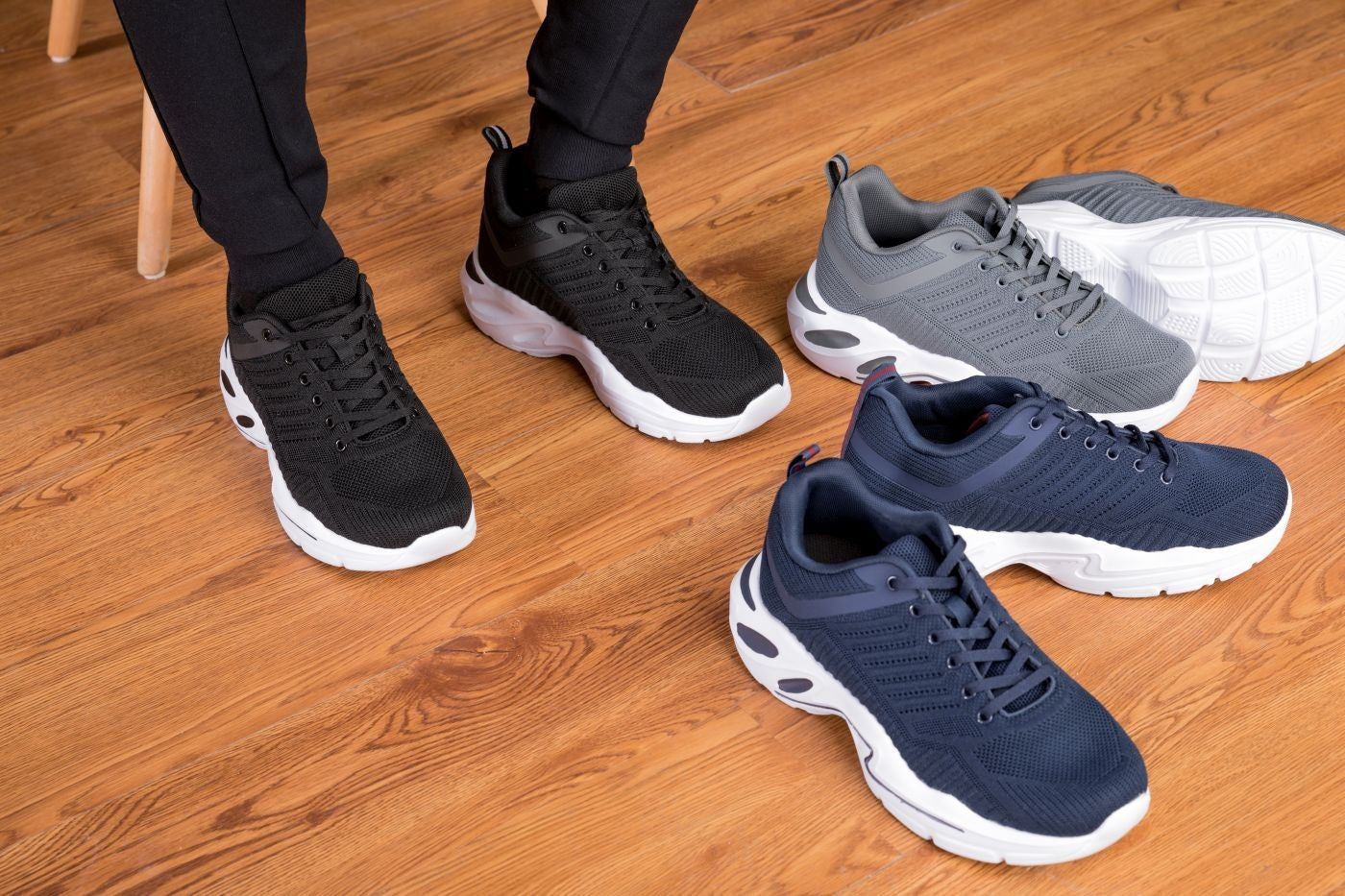 CALTO Men's Height-Increasing Super Lightweight Sneakers in Grey / White